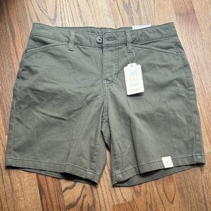🆕 St. John's Bay Olive Green Women's Shorts